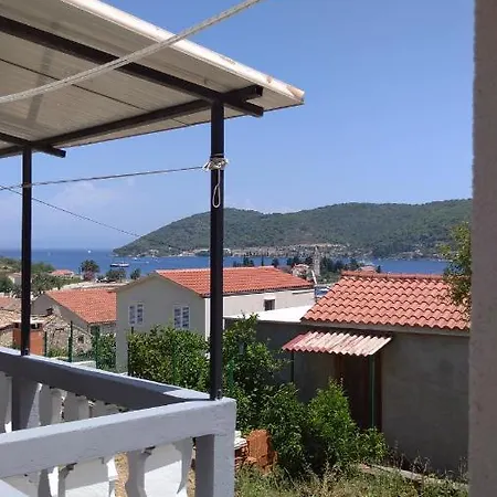 Moki Apartment Vis